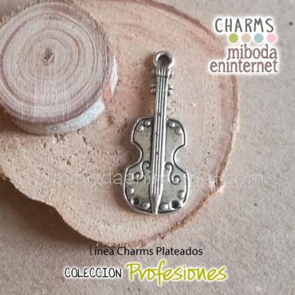 Charm Violín plateado