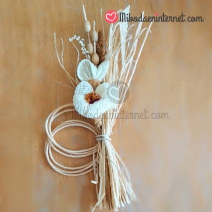 Ramillete de Flor rústica beig 13cms