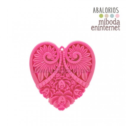 Corazón silicona rosa con relieves