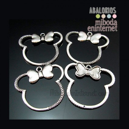 Colgante metal plateado Minnie silueta