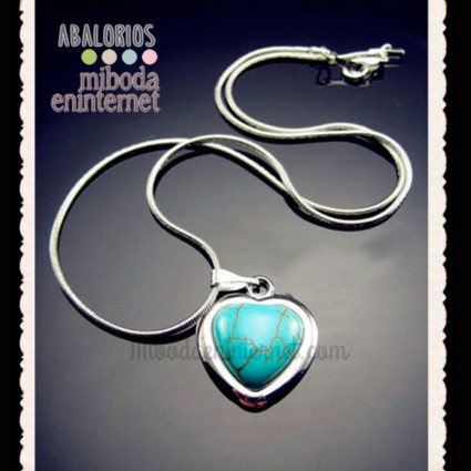 Collar con colgante de turquesa corazon con cadena 40cms