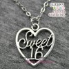 Charm metal plateado corazón labrado Sweet 16