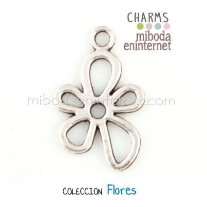 Charm Flor 5 petalos fina plateada brillo